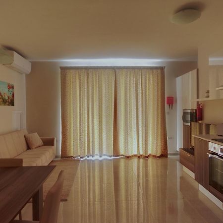 Marbella Holiday Apartments - Seafront - Wifi Marsaskala Esterno foto