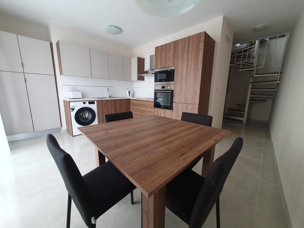 Marbella Holiday Apartments - Seafront - Wifi Marsaskala Esterno foto