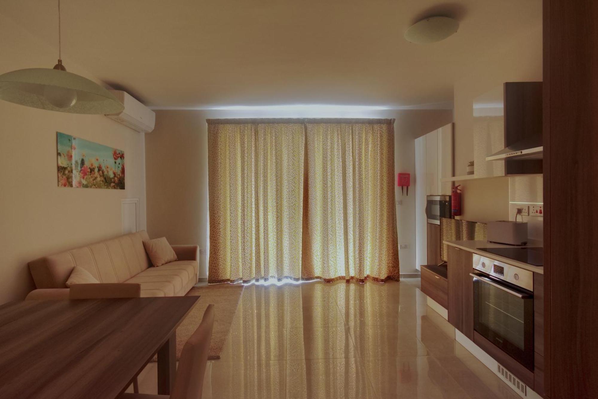 Marbella Holiday Apartments - Seafront - Wifi Marsaskala Esterno foto